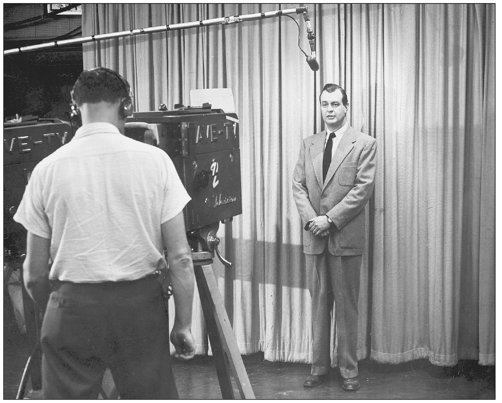 In the early days of television announcers did double or even triple duty - photo 4