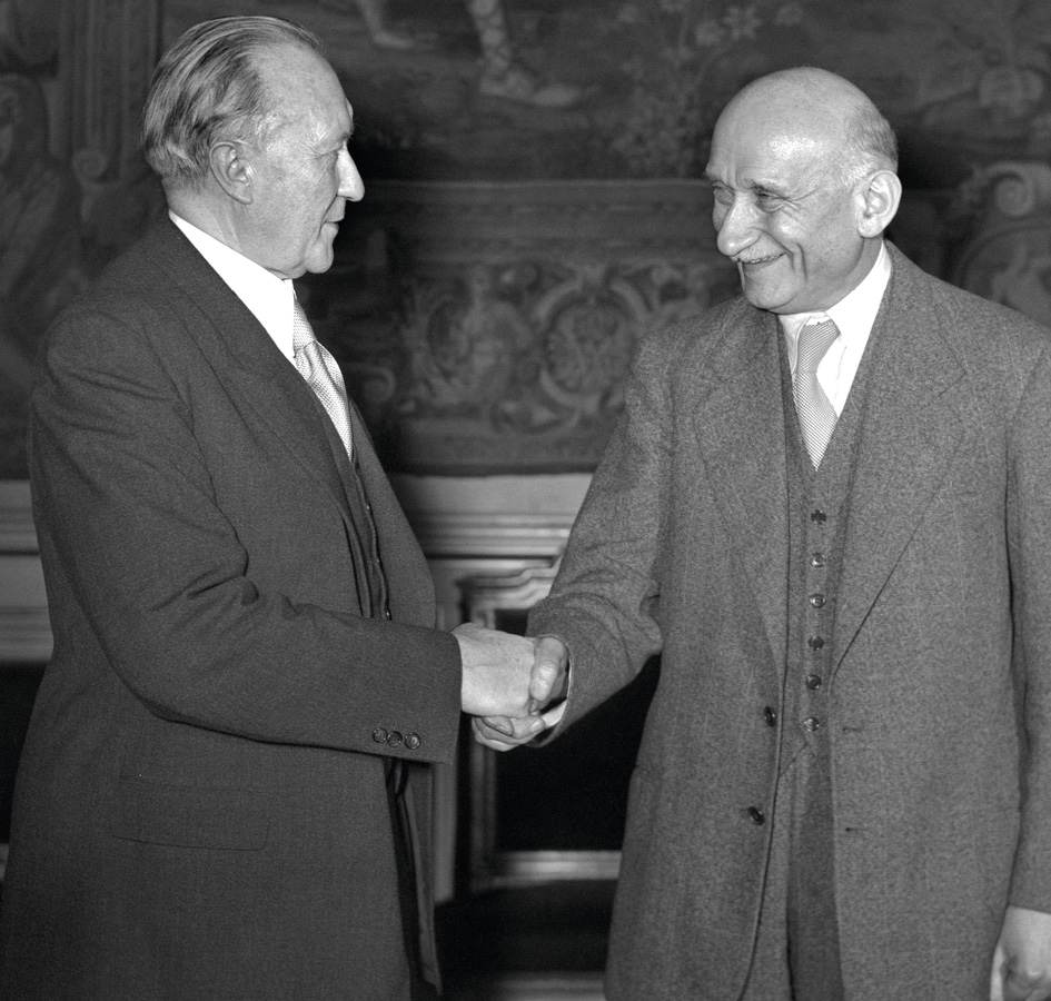 The French Foreign Minister Robert Schuman right and the West German - photo 5