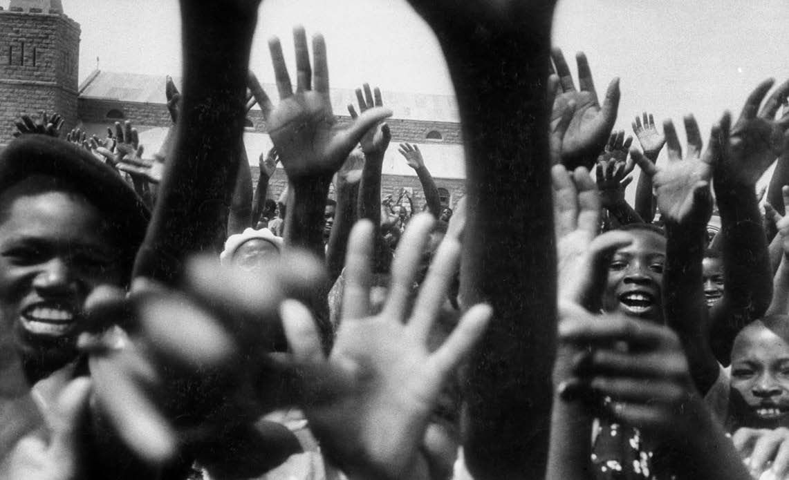 Seretse returns to Serowe to a rapturous welcome in October 1956 as joyful - photo 20