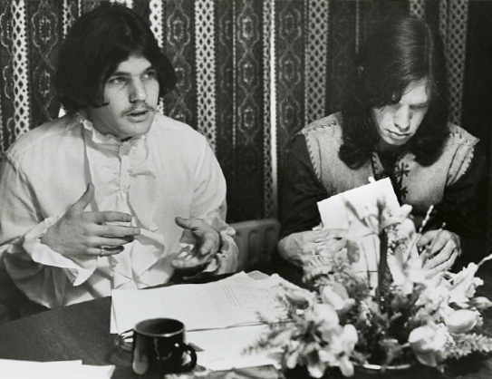Wenner and Mick Jagger announcing their partnership for the British edition of - photo 12
