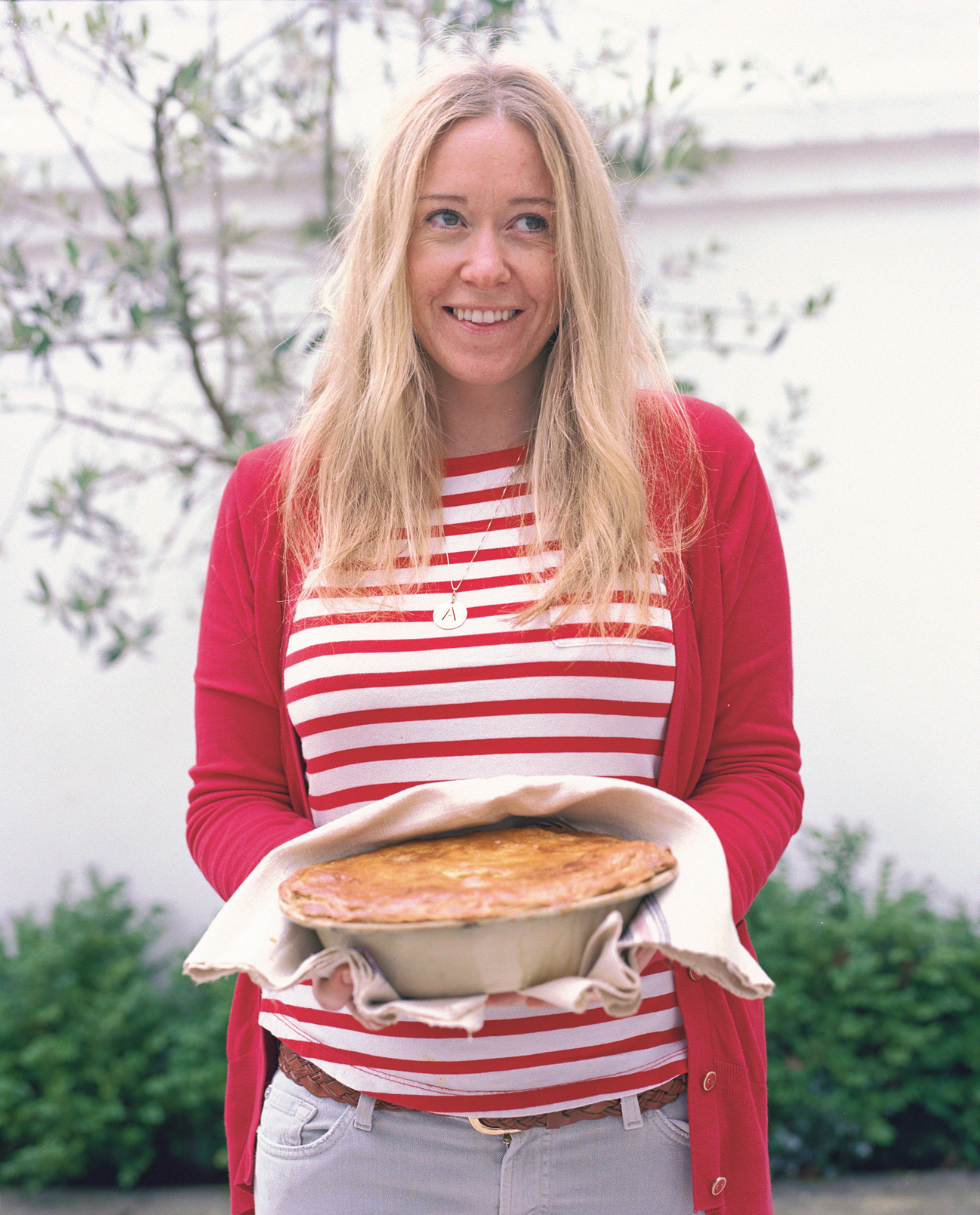 Anna and a pie Ness and a fetching green door Do I need to buy any - photo 3