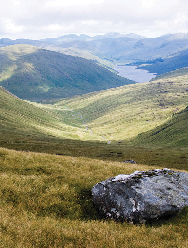 INTRODUCTION Oh Outlander how we love ye the breathtaking drama and raw - photo 3