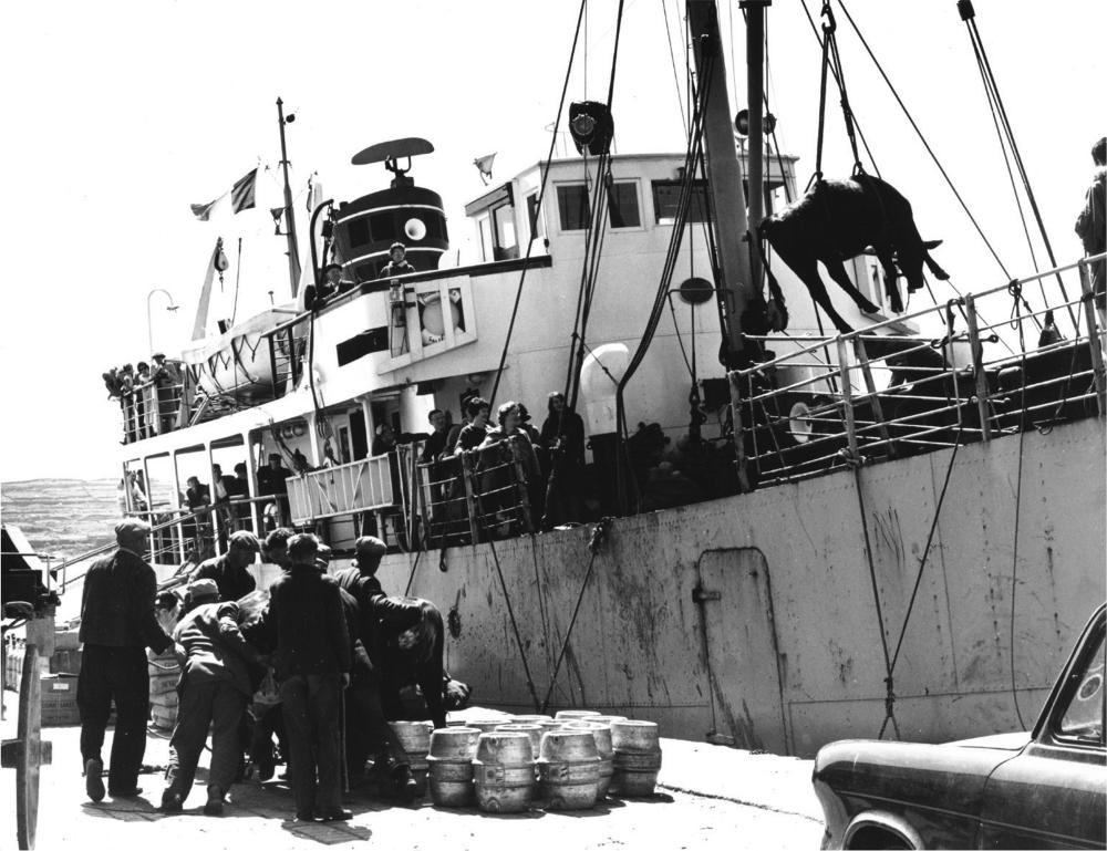 The Naomh anna ferry sailed for thirty years between Galway and the Aran - photo 7