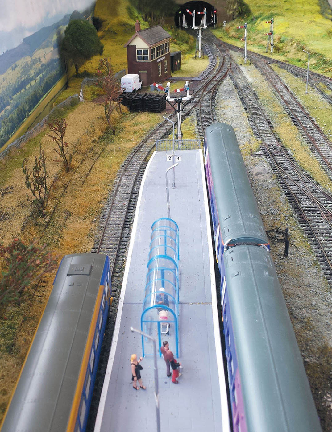 BUILDING AND OPERATING A REALISTIC MODEL RAILWAY A GUIDE TO RUNNING A LAYOUT - photo 2