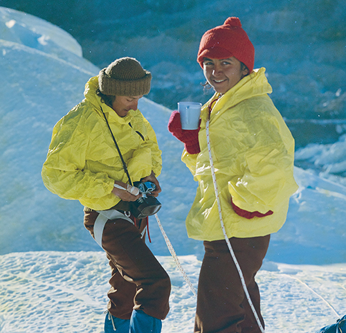 Marek Kowalczyk and Anna Okopiska in the Khumbu Icefall during the Polish 1974 - photo 8