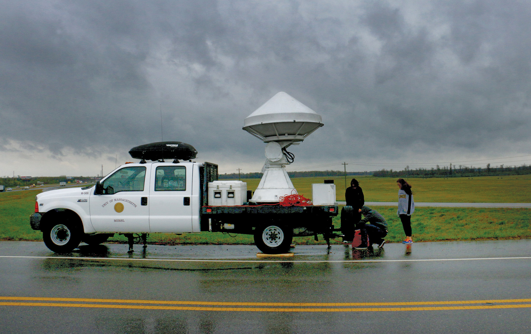 Robin and her team get the radar ready to scan the coming storm in Alabama - photo 6