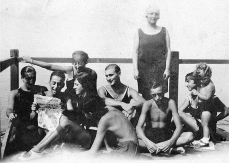 ON THE BEACH IN TRIESTE 1927 Leo Krausz SECOND FROM LEFT age twenty - photo 4