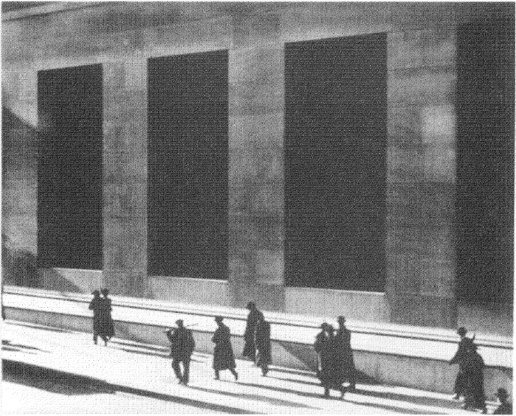 Paul Strand Wall Street New York 1915 Human sundials cast early morning - photo 4