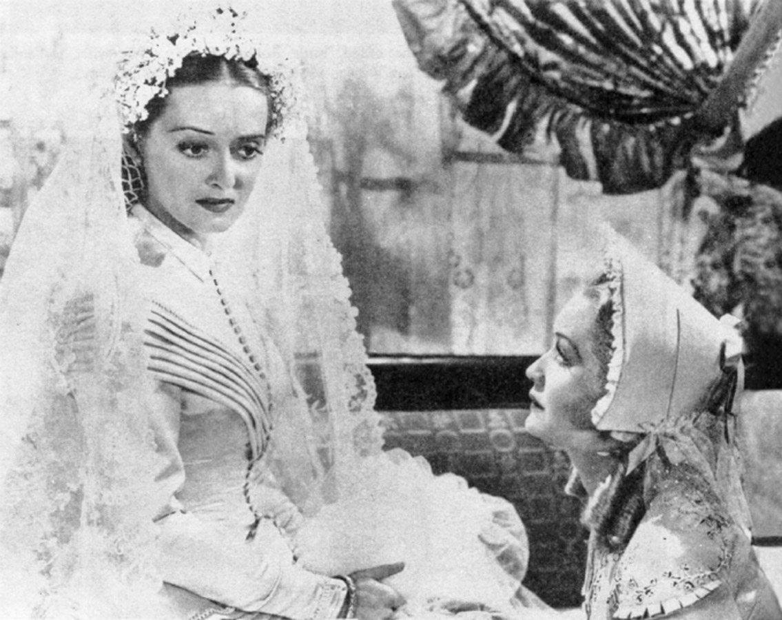 The sparks flew between Davis and Miriam Hopkins in the famous wedding-gown - photo 19