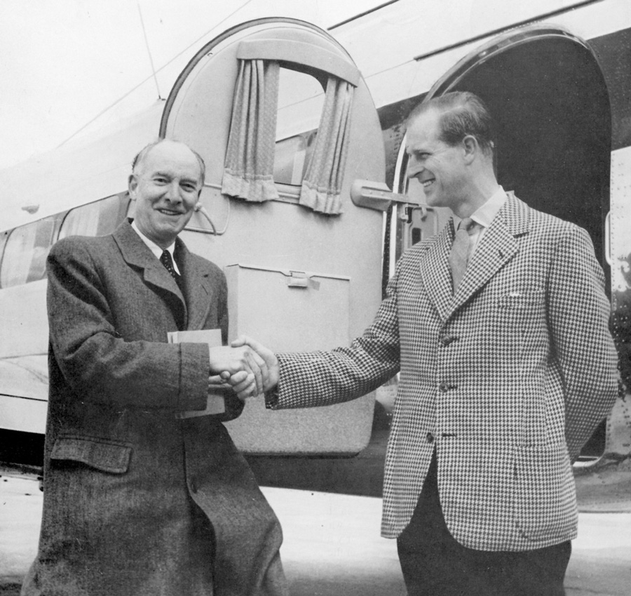 Sir Geoffrey de Havilland the founder of the Enterprise with His Royal - photo 5