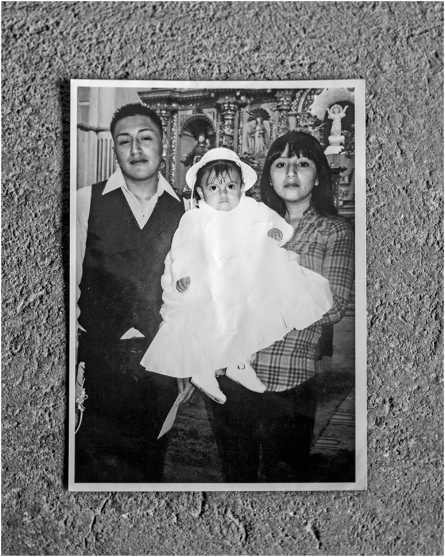 Jos Tacuri with his sister and niece Cuenca Ecuador Photo by Michael Wells - photo 9