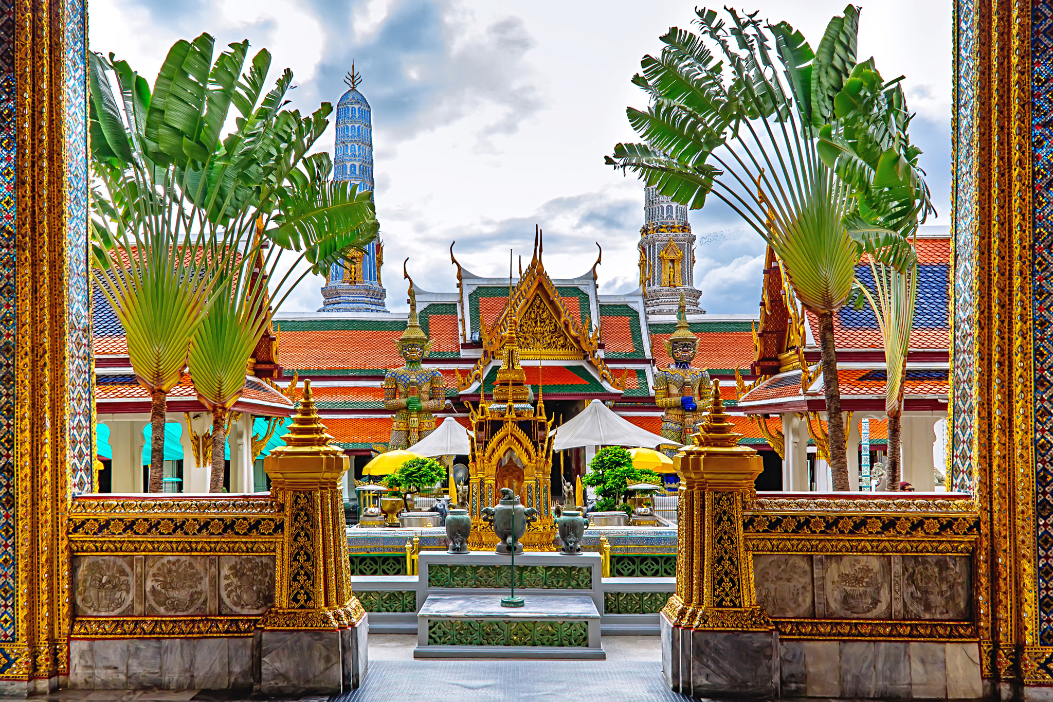 Temple of the Jewel containing Lord Buddha NEED TO KNOW Na Phra Lan Road - photo 11