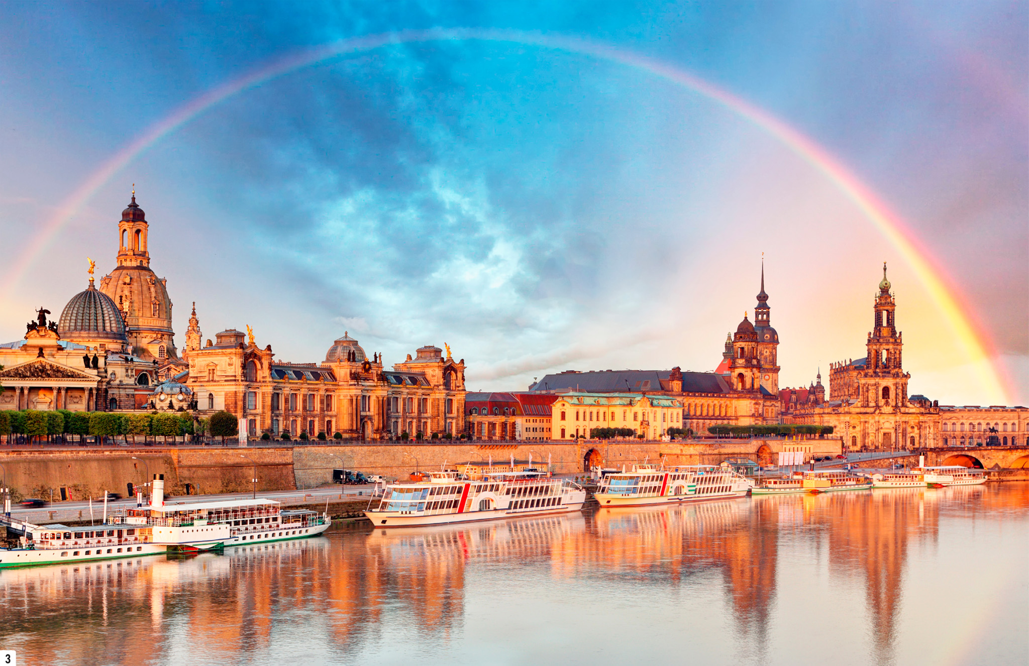 t The riverside avenue Brhlsche Terrasse a highlight of Dresden With so many - photo 5