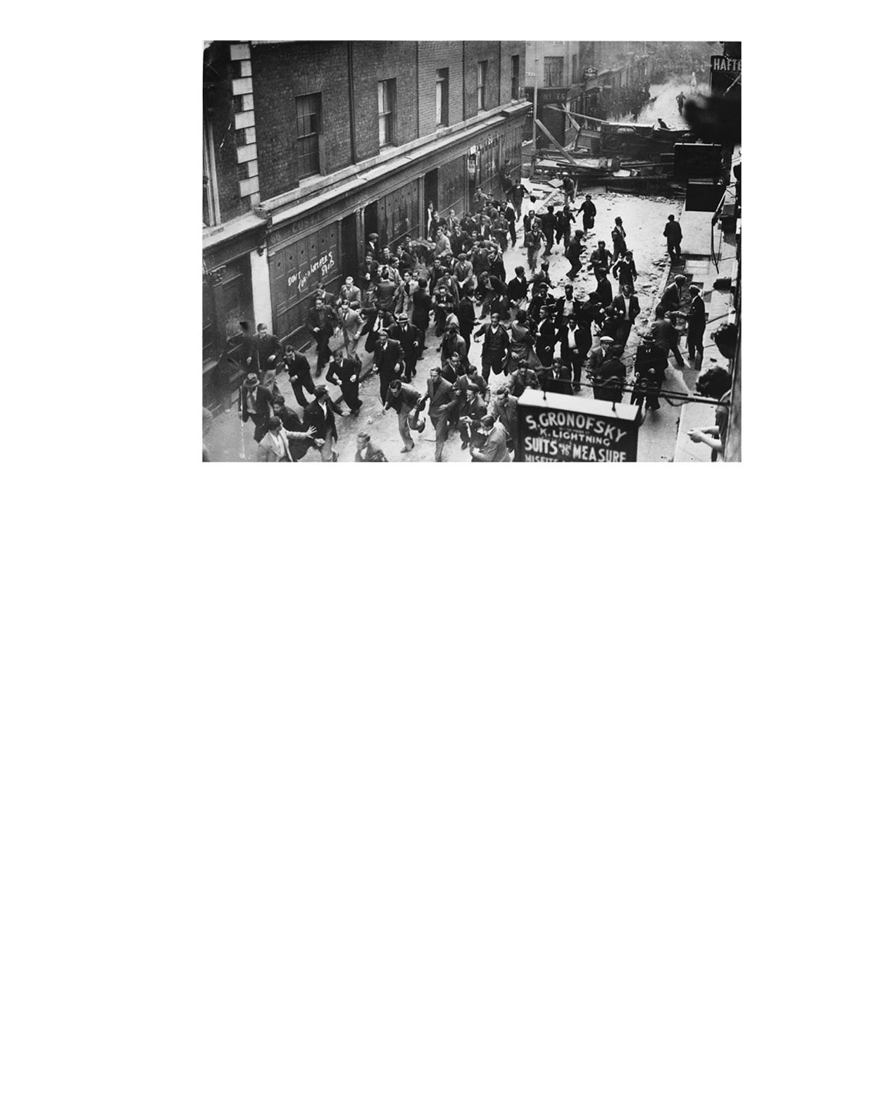 The Battle of Cable Street London October 5 1936 Photo David - photo 17