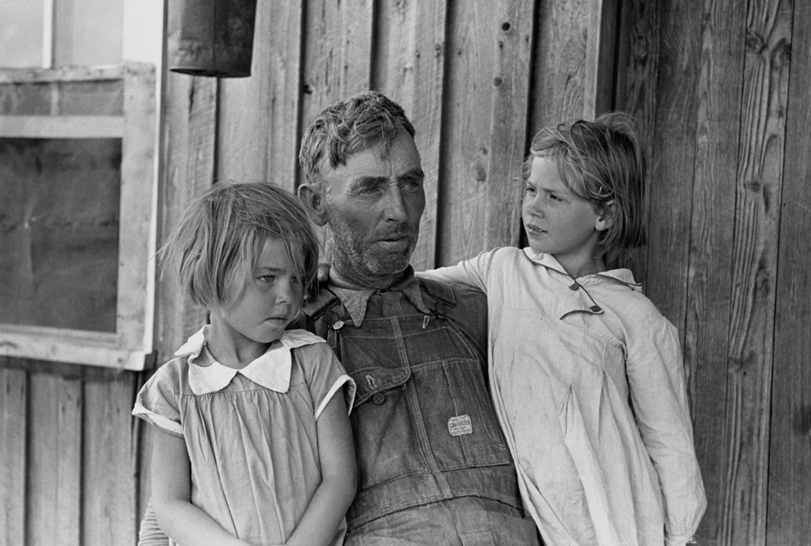 Plate 8 Two daughters and their worried father 1938 It is a - photo 11