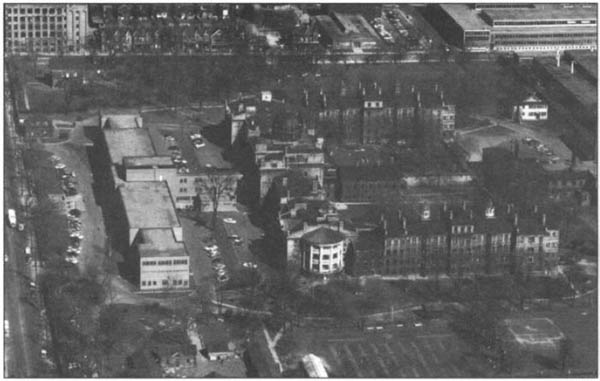 Aerial view of hospital complex 1974 Howard building is visible in the middle - photo 4