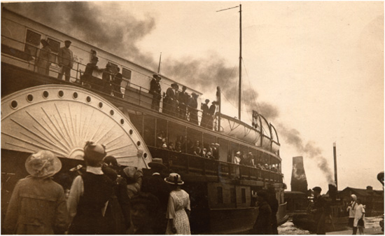 Great SHIPS on the Great LAKES A Maritime History Catherine M Green Jefferson - photo 1