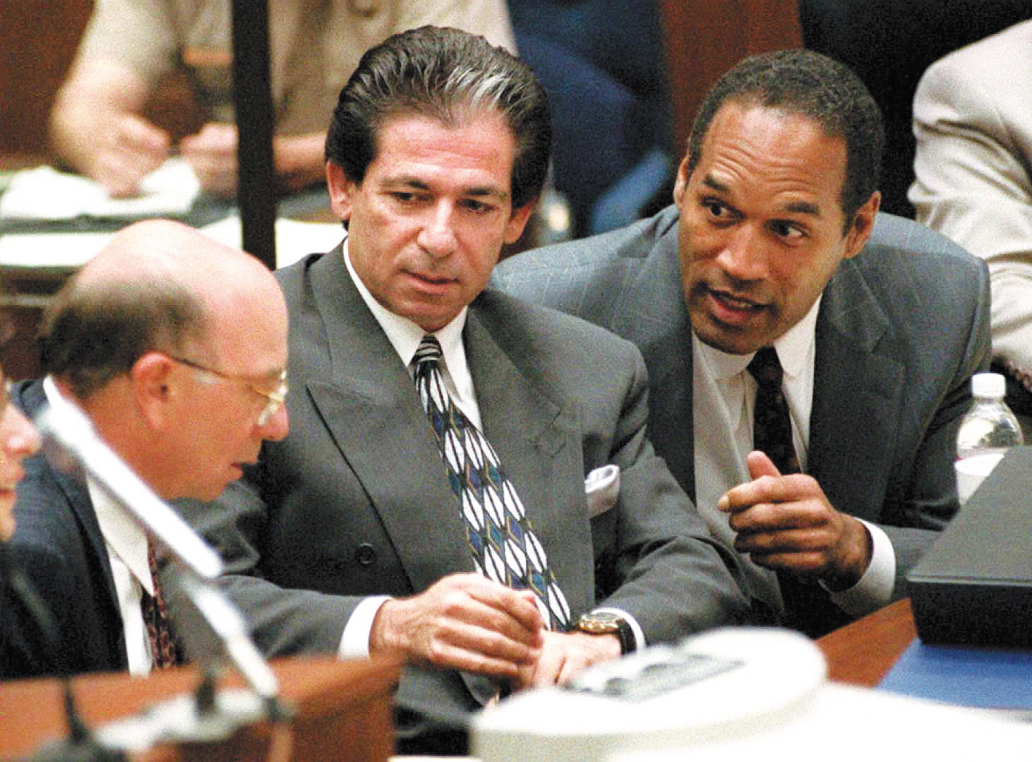 Robert Kardashian center with his good friend and client OJ Simpson - photo 4