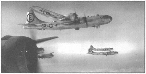 504th Bomb Group B-29s on way to Japanese turget Note Circle E tail - photo 5