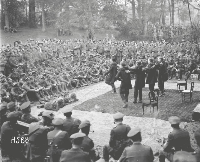 A rare image of an outdoor vaudeville performance on the Western Front in 1918 - photo 6