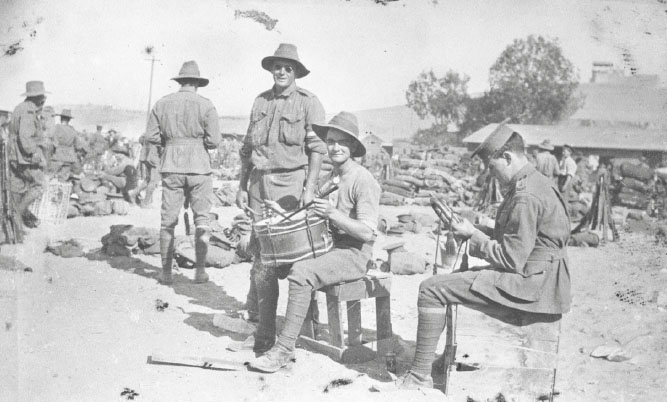 Men of the 3rd AIF Brigade pack up their gear ready to leave for Gallipoli - photo 5