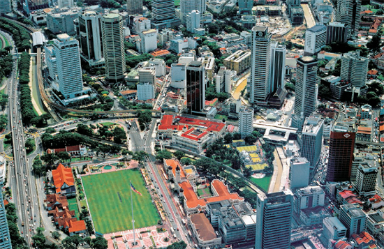 An aerial view of the heart of Kuala Lumpur The large green rectangle is - photo 7