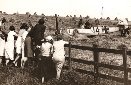 A German Bf 109E-1 downed near Lewes in August 1940 Unterofficer Leo - photo 4