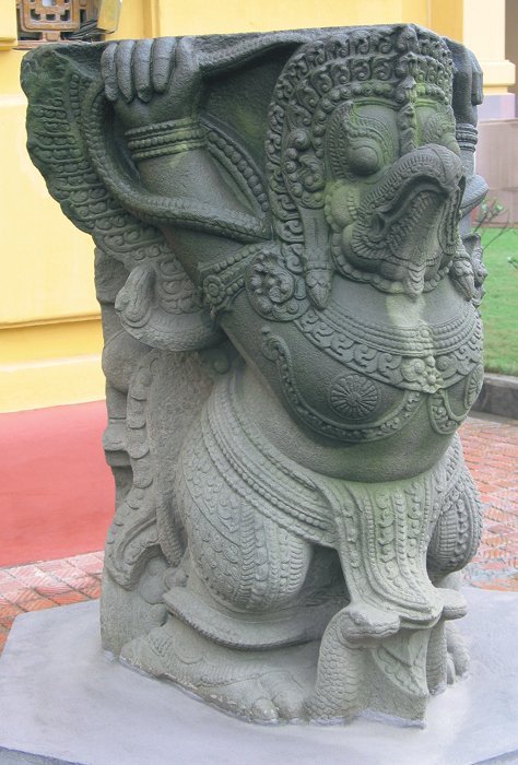 Sandstone Garuda in the Thp-Mam style 1 2 th Century standing in f r ont - photo 3