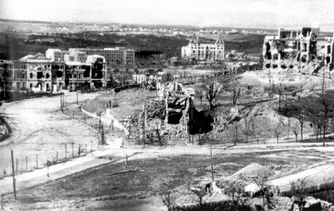 Ruins of the university city Captain Luis Bolin Civilians executed by - photo 20