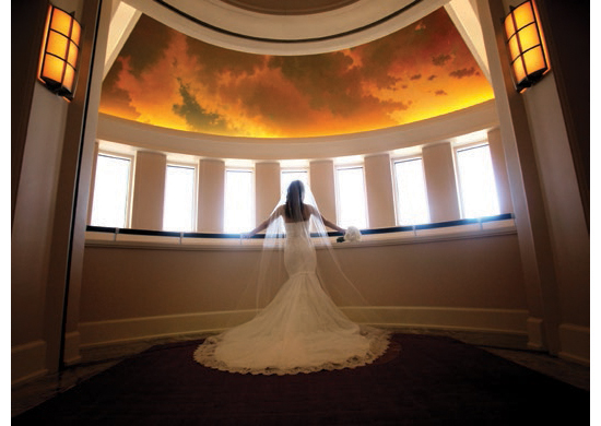 Stylish weddings create dramatic wedding photography in any setting - photo 6