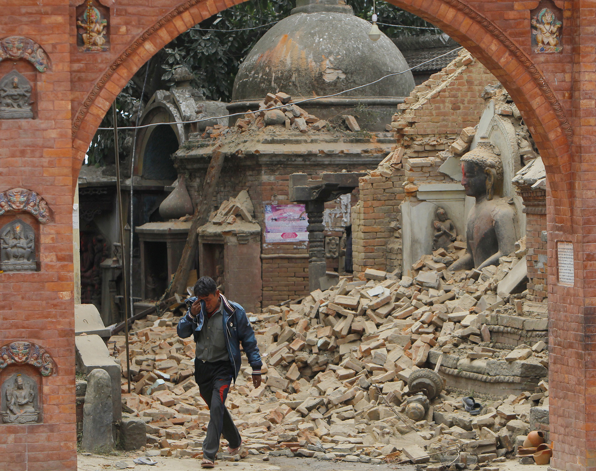 NEPAL QUAKES A magnitude-78 earthquake near Kathmandu Nepal on Apr 25 - photo 11