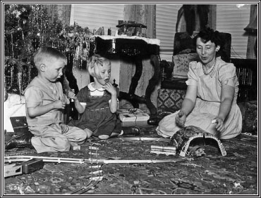 My dad my aunt Carol and my grandmother Marie in 1944 when they lived in - photo 4