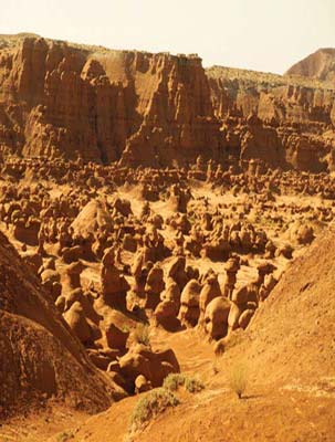 In Canyonlands National Park the Colorado River carves through deep red - photo 12