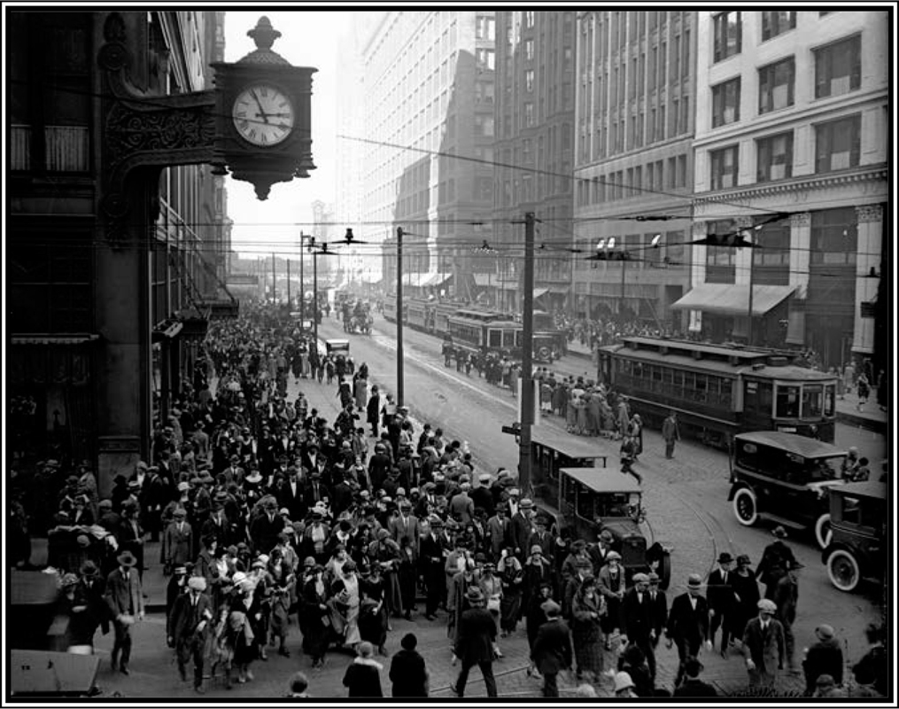 The corner of State and Madison streets in Chicagos Loop 1924 OUR PONZI - photo 9