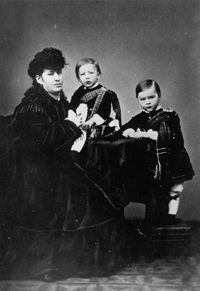 Konstantin Stanislavski right with his mother Elizaveta Vasilievna - photo 2