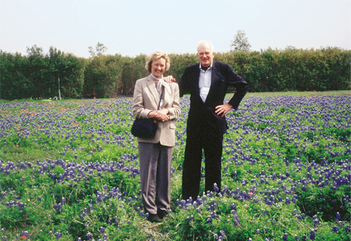 Frank and Anne show their obvious delight at standing in a field of Texas - photo 7