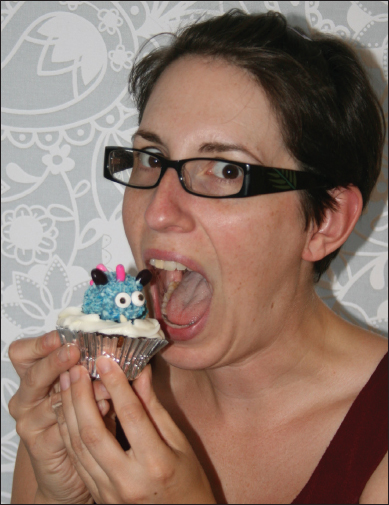 My cake decorating teachers motto was Who cares what it tastes like so long - photo 3