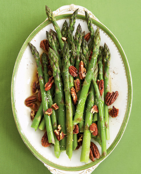 Asparagus with Brown Butter and Pecans CONTENTS INTRODUCTION To say that I - photo 5