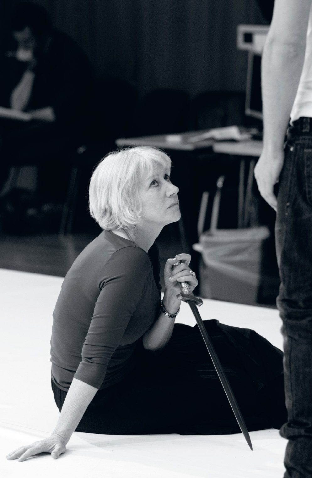 Helen Mirren rehearsing the title role of Phdre 2009 Photo Catherine Ashmore - photo 3