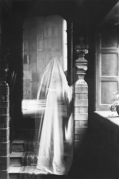 An 1899 photograph purportedly showing a ghost The effect was achieved through - photo 5