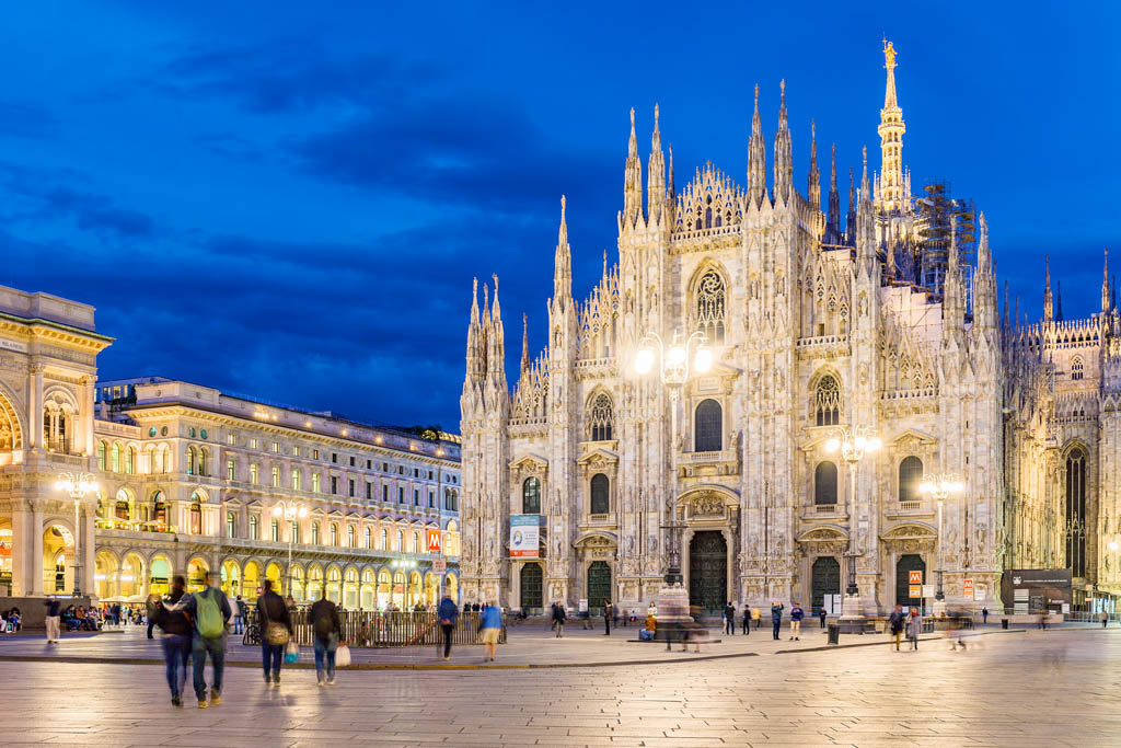 DENZEL9SHUTTERSTOCK MilanTop Sights With its ageless marble facade - photo 5