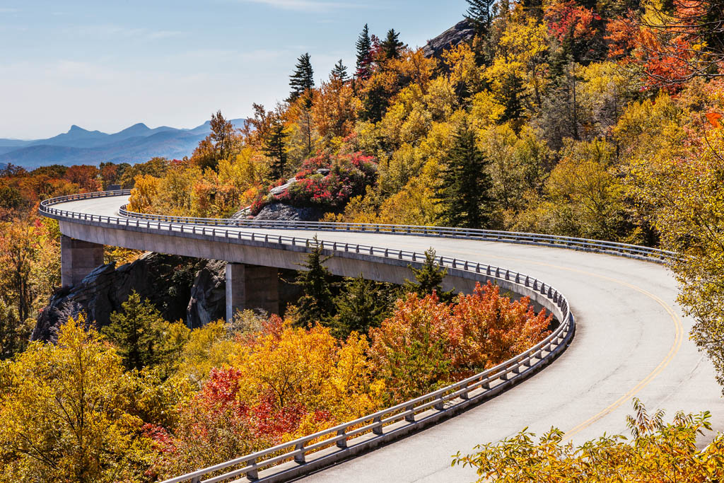 Blue Ridge Parkway in fall ANTON ERMACHKOV SHUTTERSTOCK BLUE RIDGE - photo 4