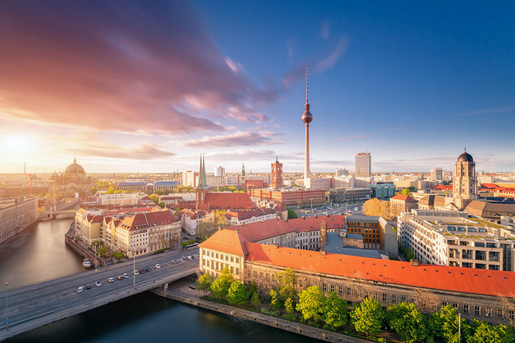 Berlin skyline MATTHIAS MAKARINUSGETTY IMAGES Why I Love Berlin By Andrea - photo 7