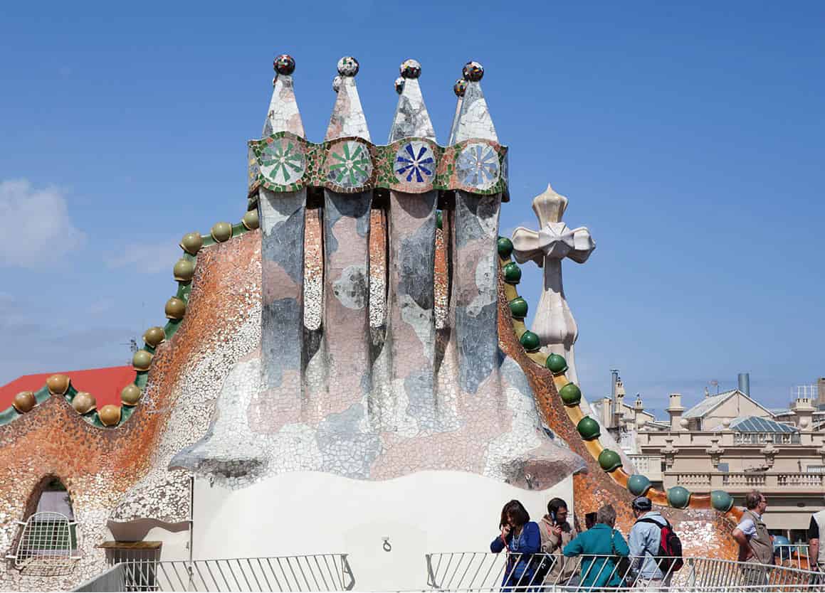 Architecture From pure Catalan Gothic around the Royal Palace Corrie - photo 4