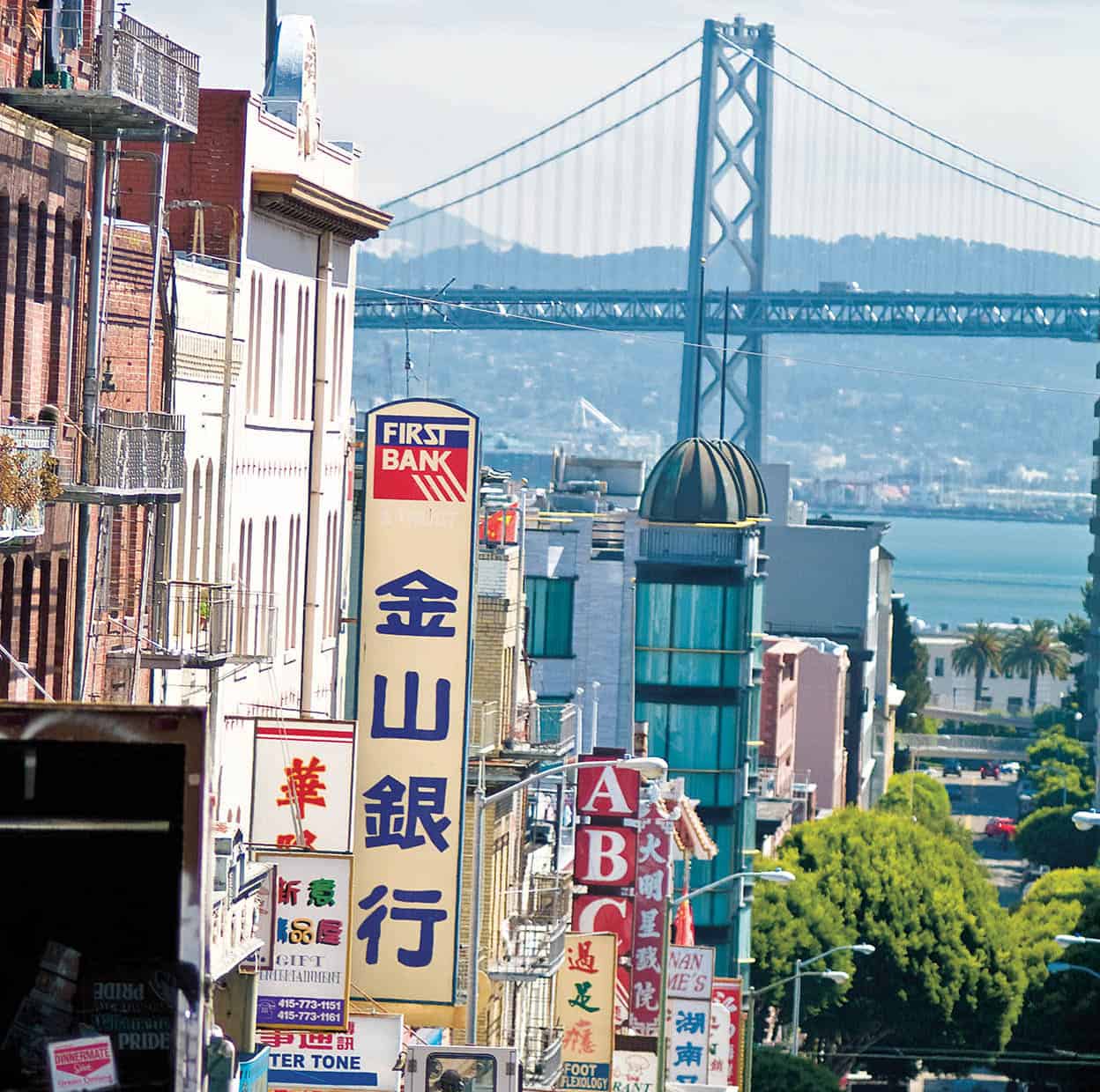 Chinatown San Franciscos Chinatown is one of the largest outside Asia and - photo 11