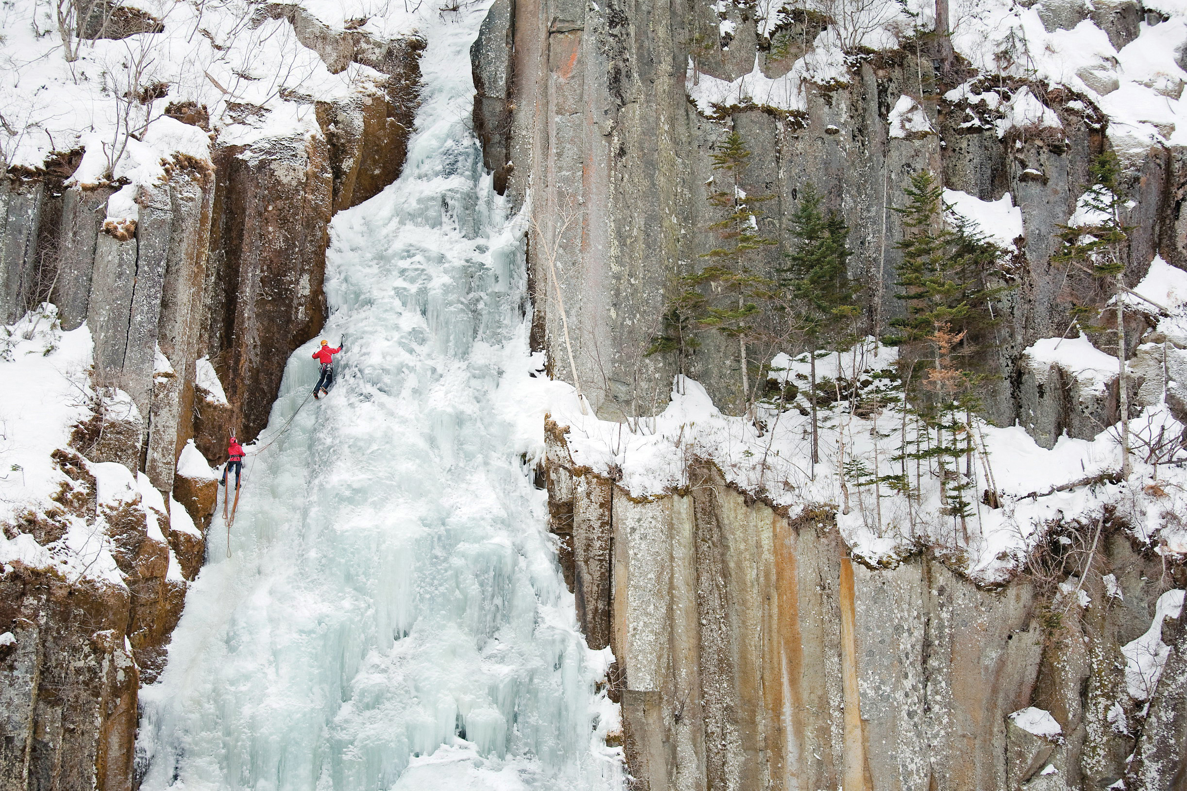 Daisetsuzan National Park Ice-climbers cling to the face of one of the gorges - photo 9