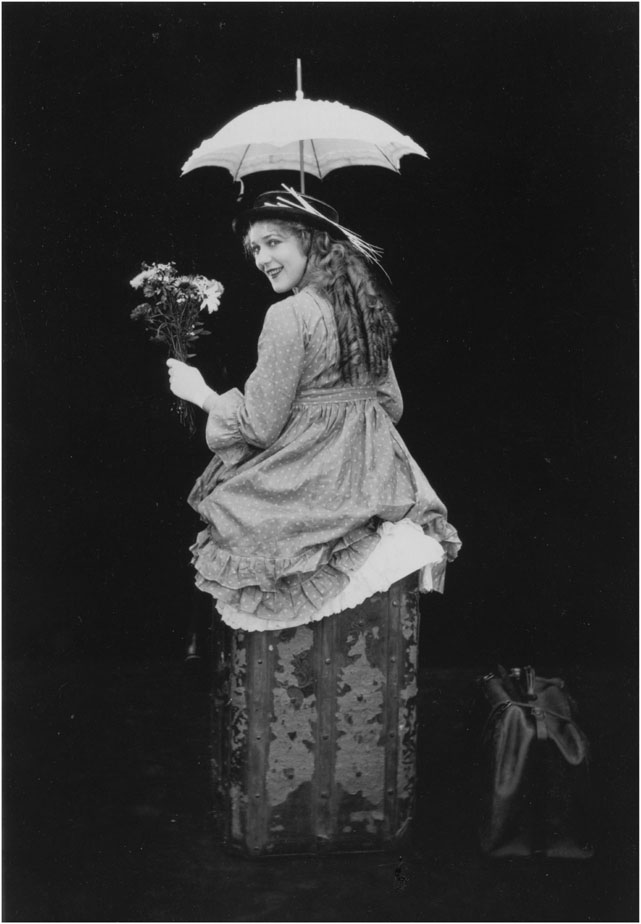 FIGURE 1 Studio portrait of Mary Pickford for Rebecca of Sunnybrook Farm dir - photo 4