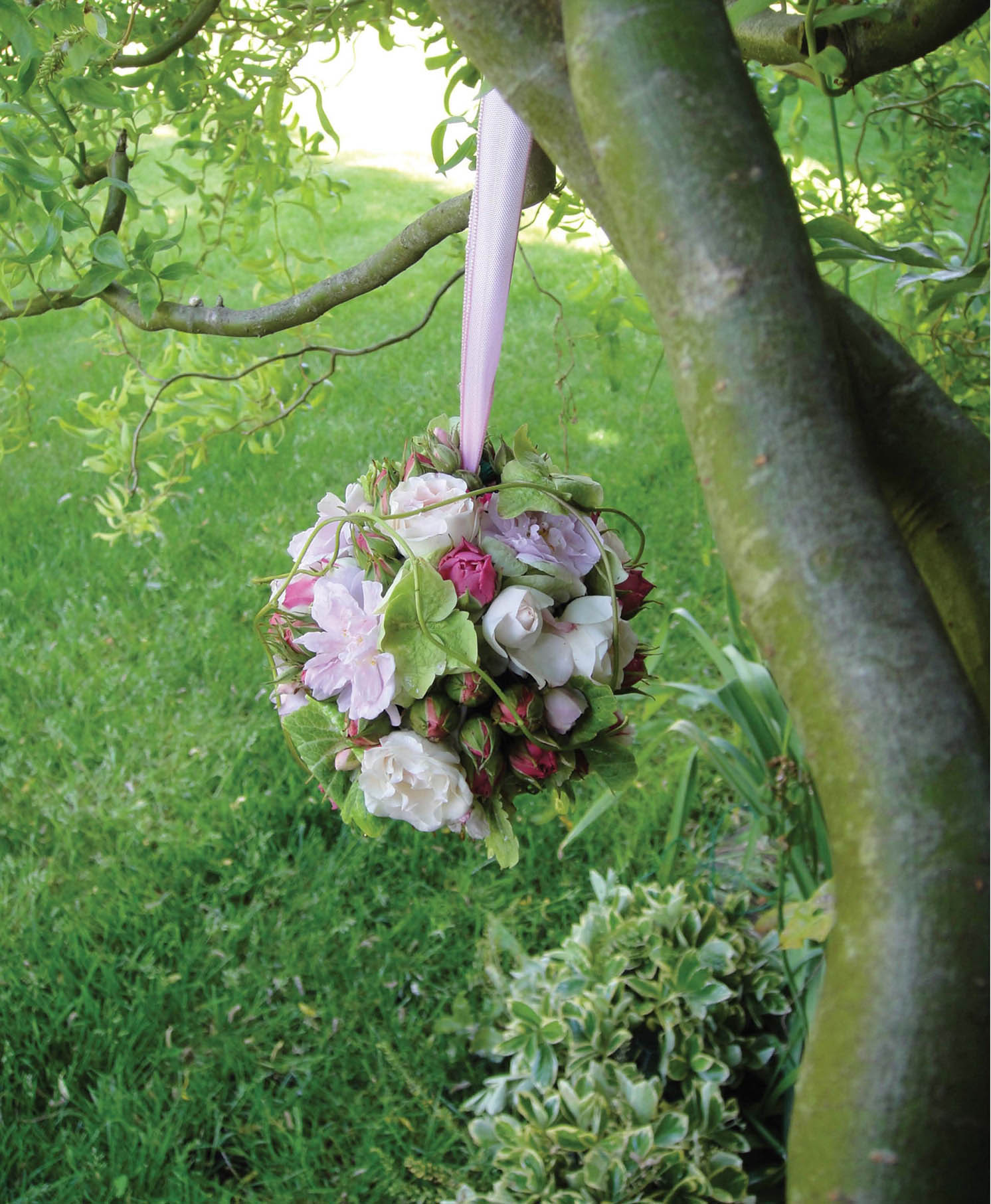 Wedding Bouquets and Flowers - image 2