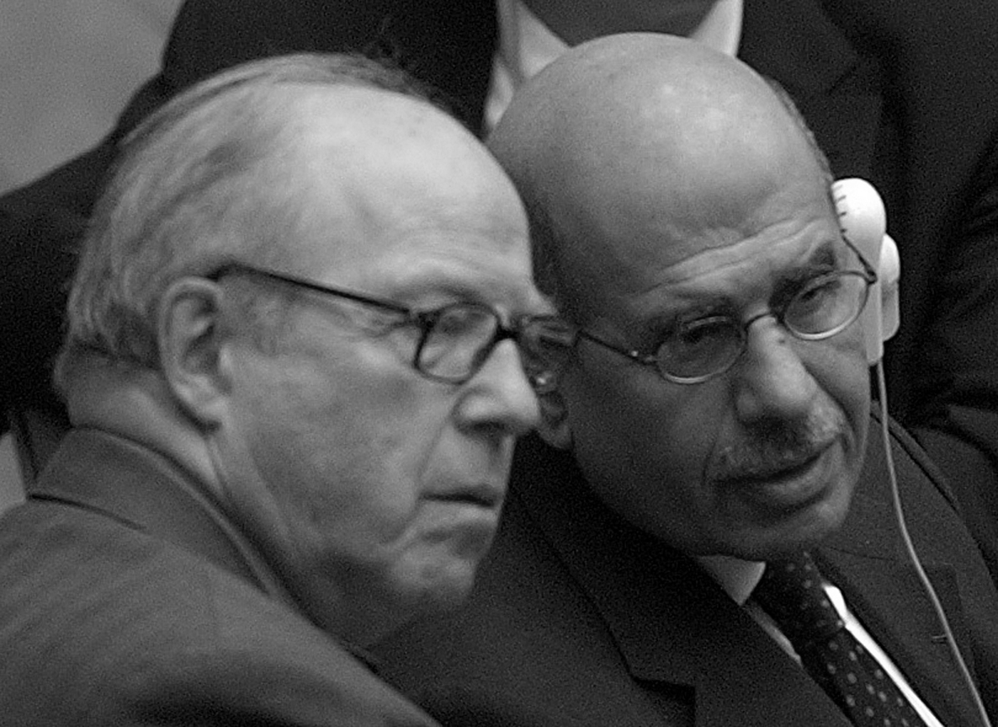 22 Hans Blix left and Mohamed ElBaradei the chief UN weapons inspectors - photo 22