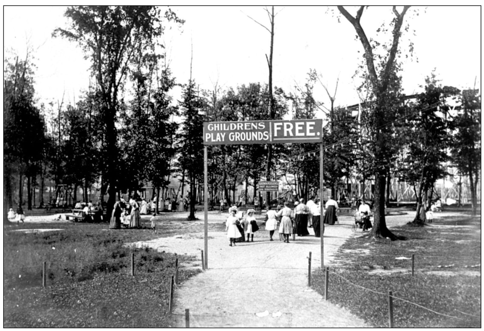 The owners of the groves listened to the children and opened a free playground - photo 5